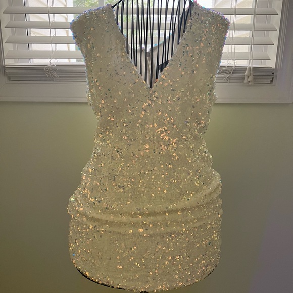 Helsi Jodi Dress in white sequins - Picture 3 of 8